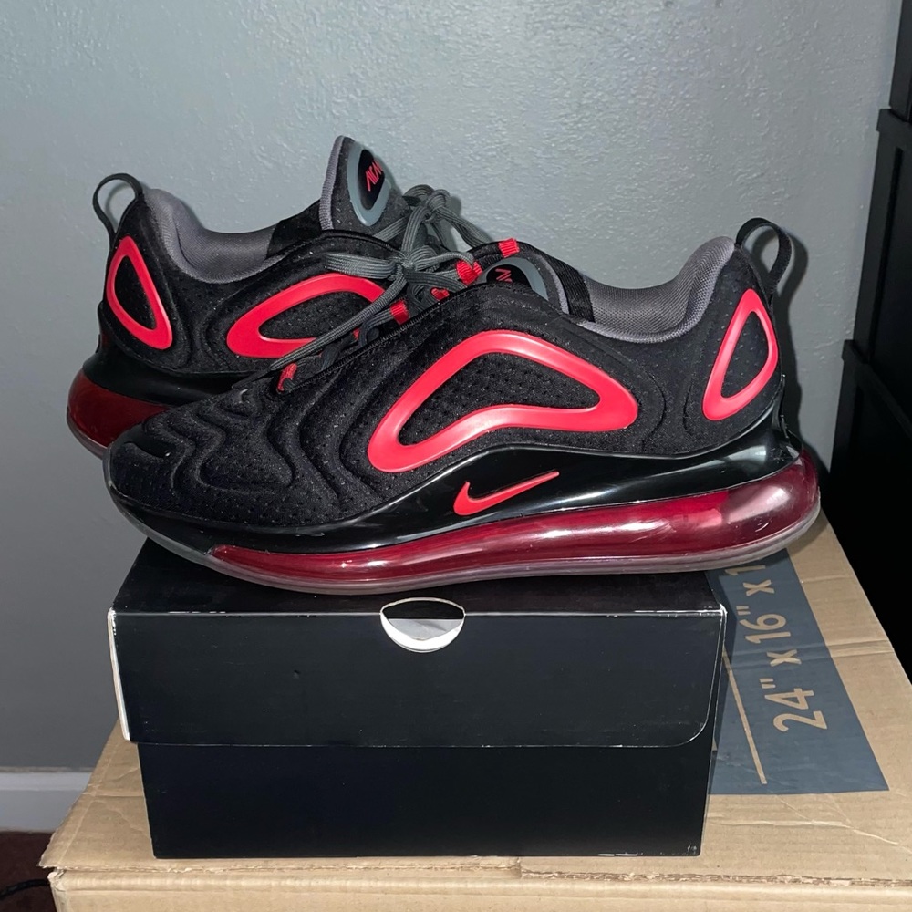 Air max 720 bred